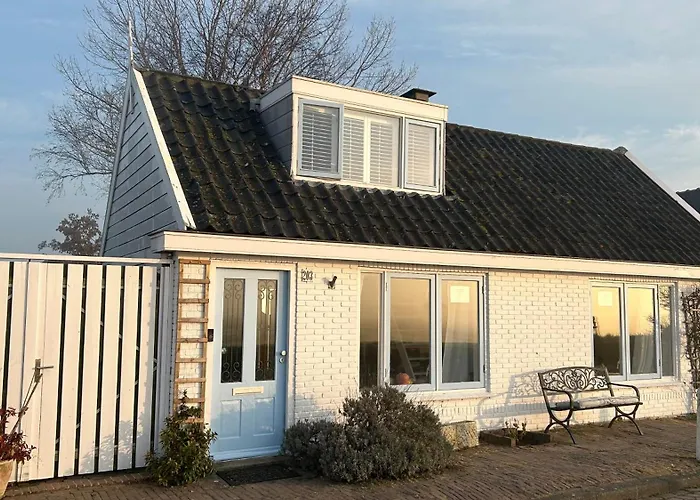 Lovely Holiday House In Durgerdam